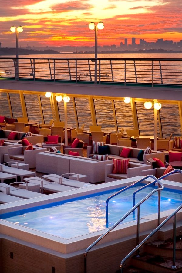 PoolDeck_Jacuzzi