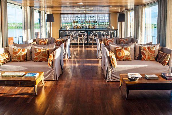 Indoor Lounge and Bar