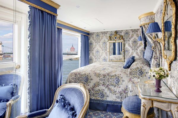 SUITE BEDROOM