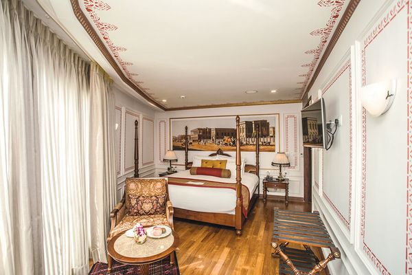 HERITAGE SUITE